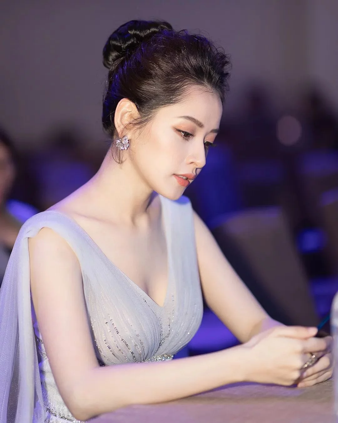 女孩|越南女孩集性感元素于一身，如今成为华为代言人，健身和自律很重要