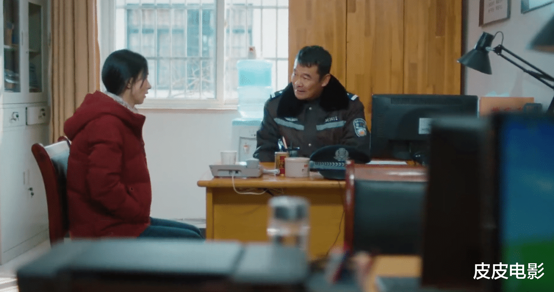 赵丽颖|赵丽颖插兜，雷佳音不下跪，细扒2022“十佳表演”名场面，真牛