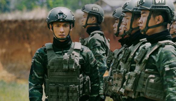 李易峰|杨洋李易峰迎来事业转型期，待播剧重合度过高，谁能脱颖而出？