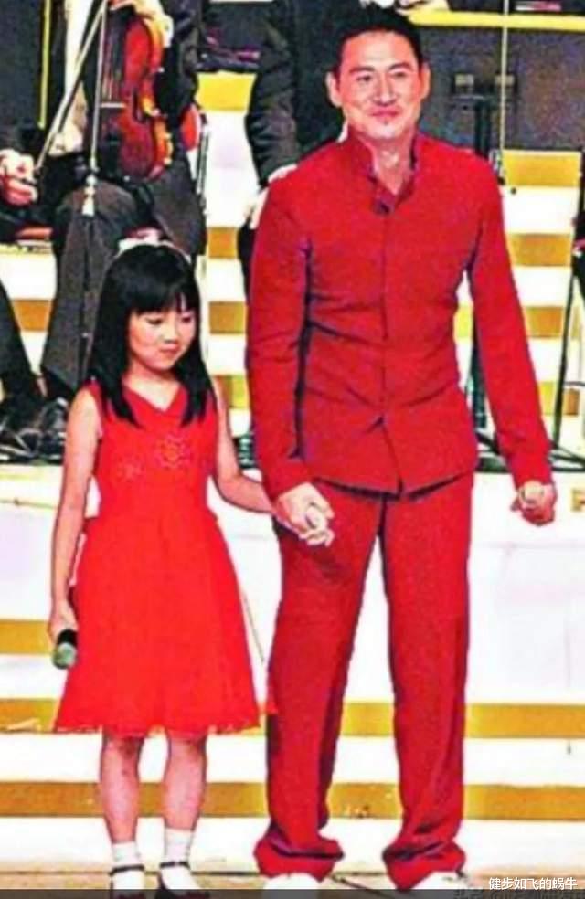 林妙可|到底谁是幸运儿？林妙可出道巅峰止步不前，一个被替换却感谢张艺谋？