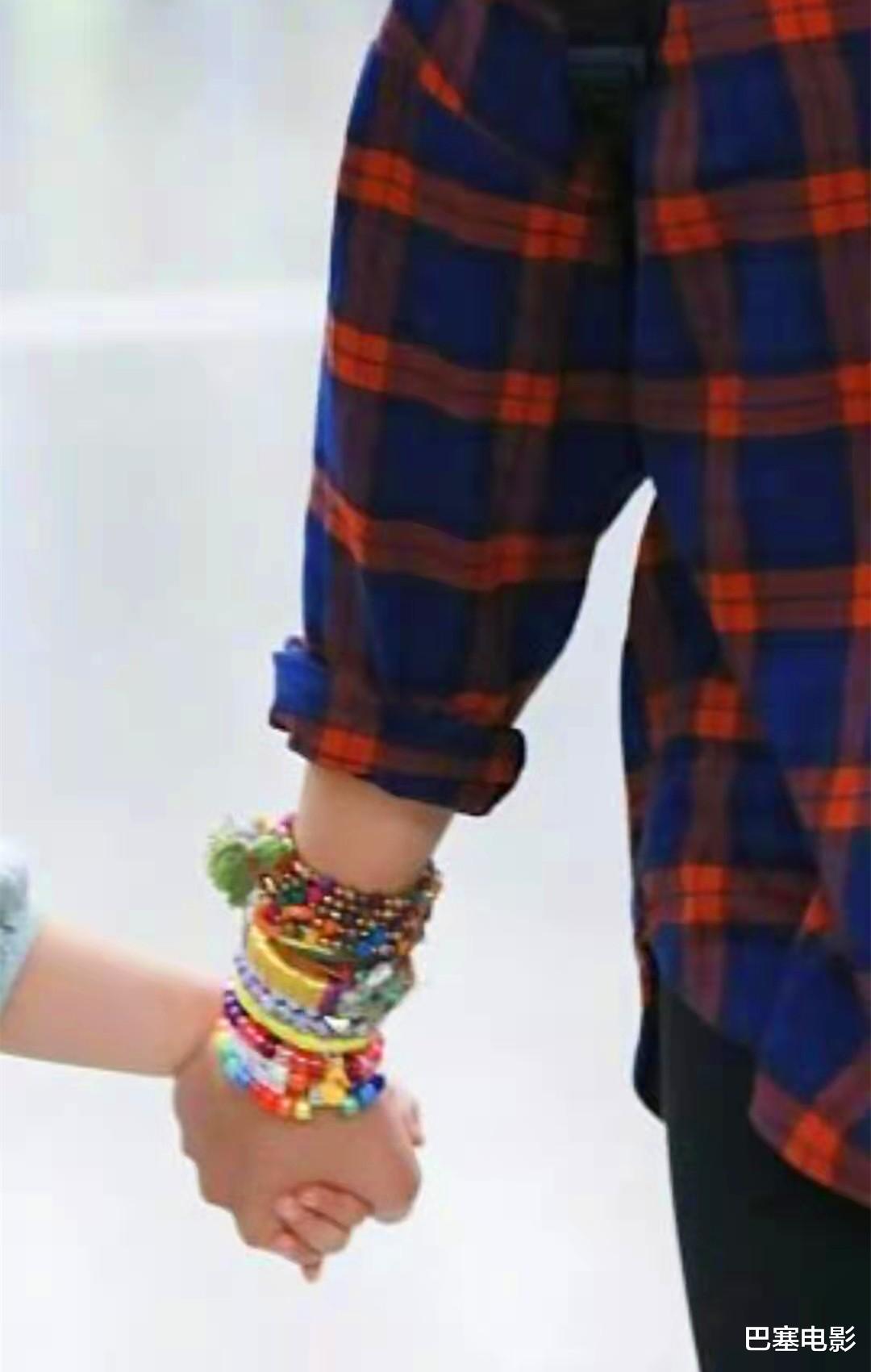 黄忆慈|社交平台又沦陷，留言充满恶意，“完美小孩”黄多多为何不讨喜了