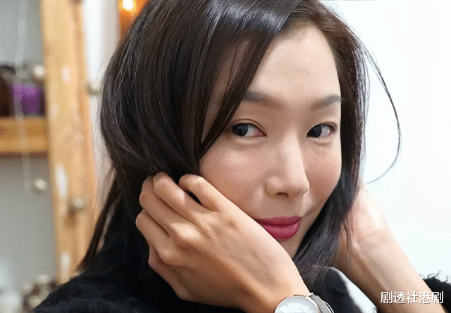 赵颂茹|香港知名女星宣布复出！当单亲妈妈独自养活俩女儿，惨遭前夫家暴