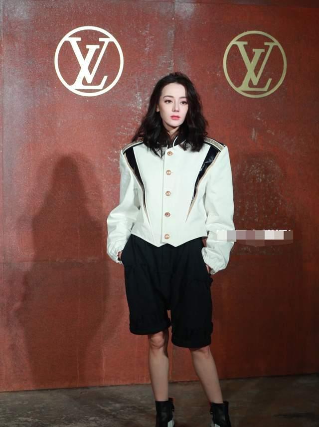 lv LV大秀！三代谋女郎同场，周冬雨章子怡翻车，舒淇钟楚曦用力过猛