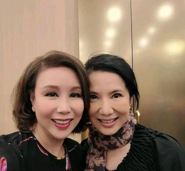 关秀媚|55岁关秀媚罕见露面 保养得宜曾卷醉驾风波星途尽毁