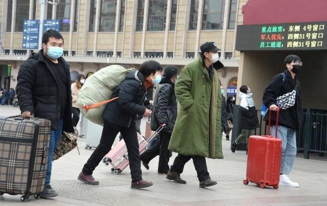 春运开启,几十万“摩托大军”又出发!为啥不坐火车高铁?