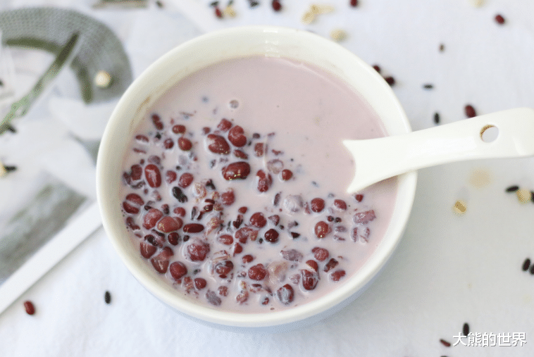 银耳|女人想要“老得慢”！建议：30岁后，常吃这5样，气色好显年轻