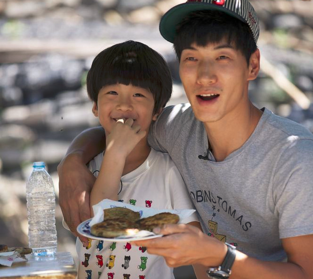 张亮|“男神”张亮困局:从红极一时,到“失业”,一手好牌就这样糊了?