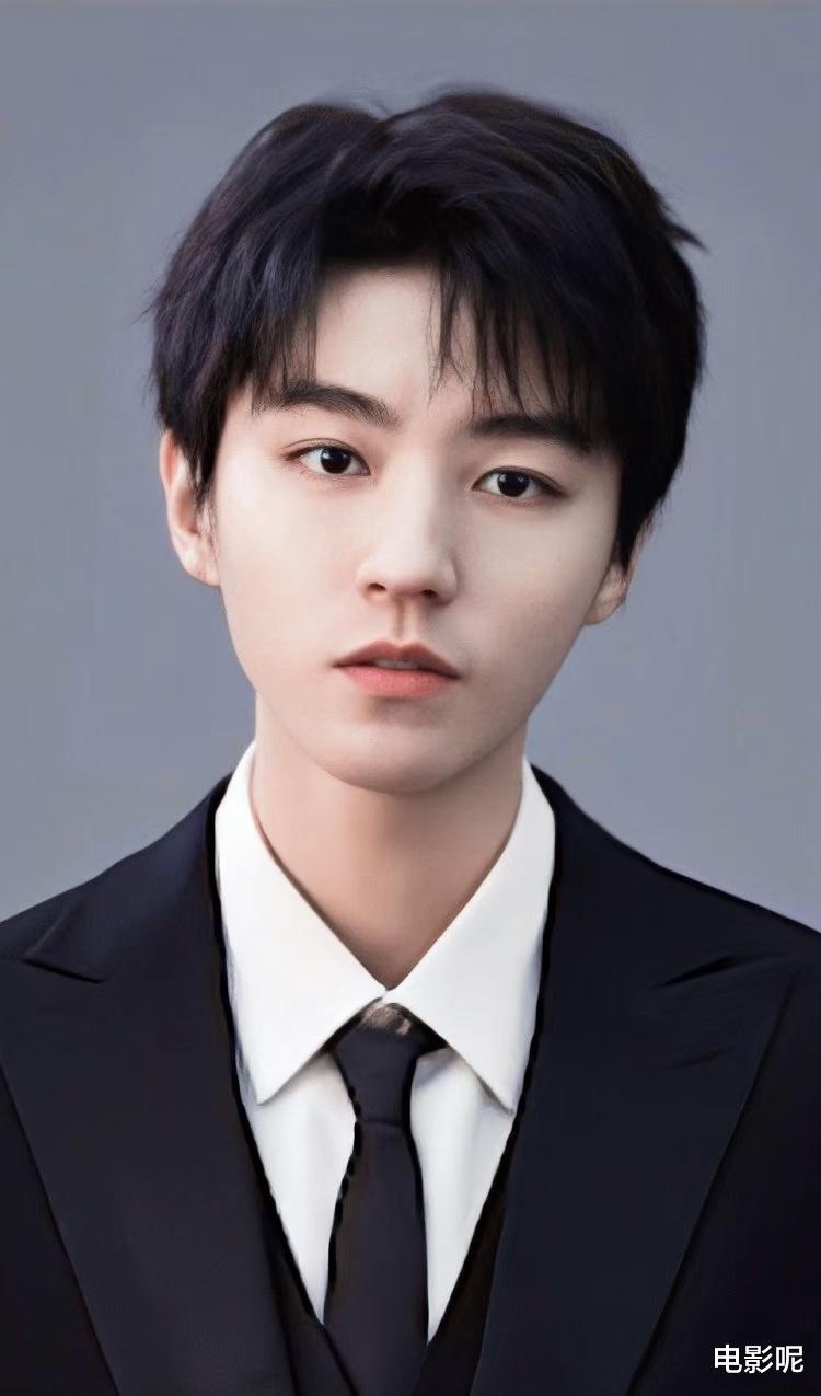 预告片|王俊凯百花迎春预告曝光，粉丝根据发型认出其造型反复使用