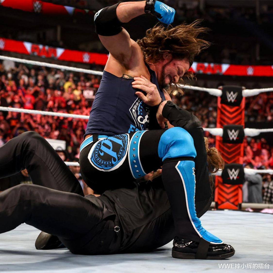 艾吉|WWE名人堂艾吉也带不动？猎魔射手达米安成最卑微的反派人物！