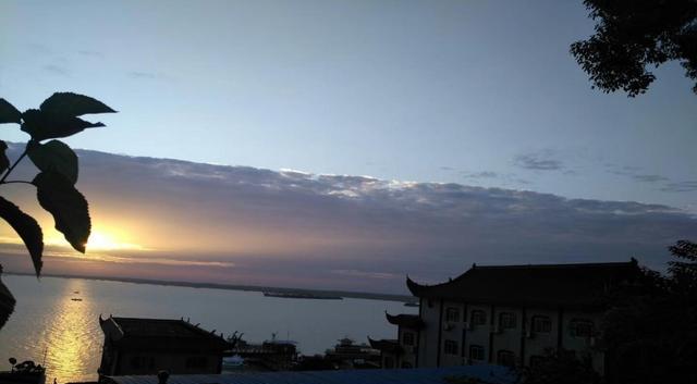 干旱|洞庭湖水逐渐消失，一月内减少三分之二，会成为下一个罗布泊吗？