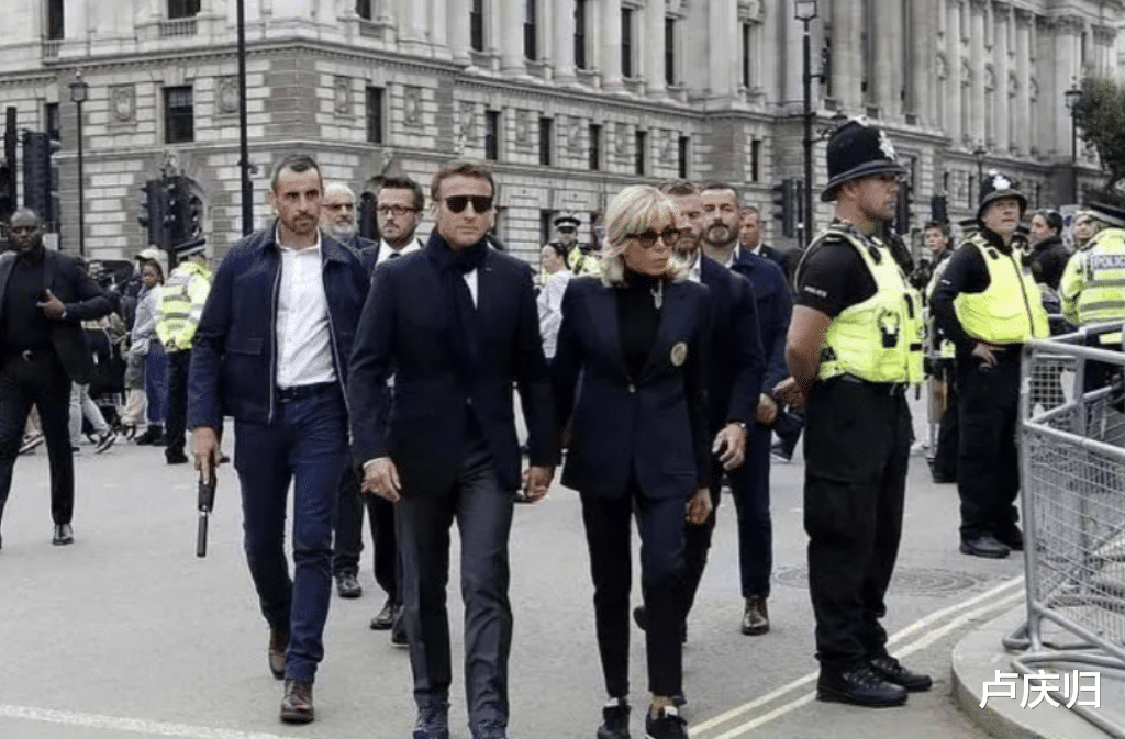 谁会想到,英国女王伊丽莎白二世的葬礼,竟然让多国政要闹出了风波