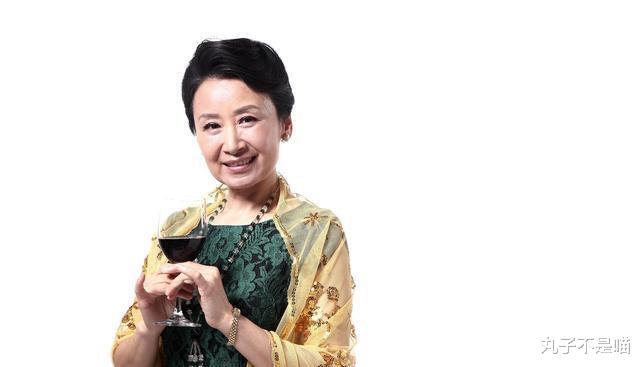 美容仪 婆婆为在儿子婚礼时变美疯狂减肥险丧命,儿子儿媳很嫌弃太后悔了