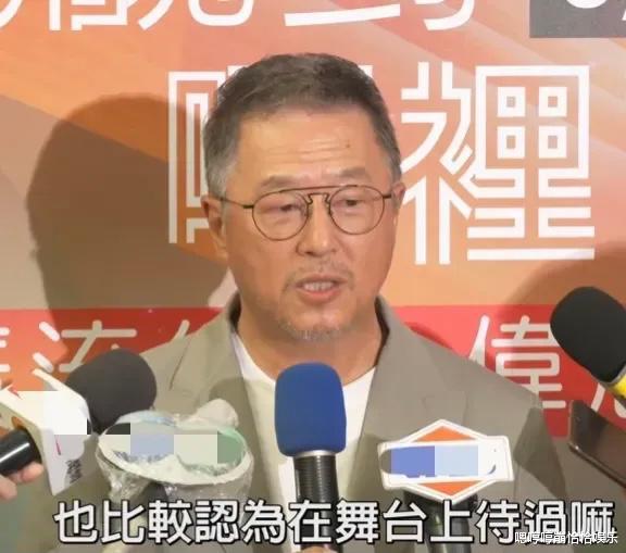 街拍|知名制作人王伟忠,一句话,帮大S解围!