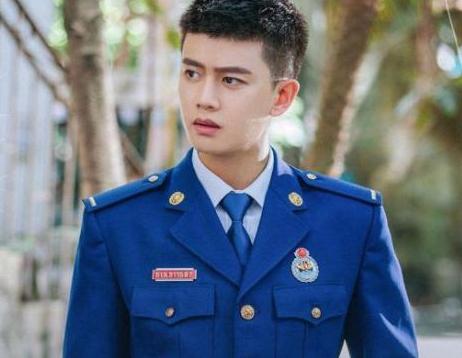 任嘉伦|任嘉伦热播剧《蓝焰突击》被指三观不正，其主演形象被吐槽