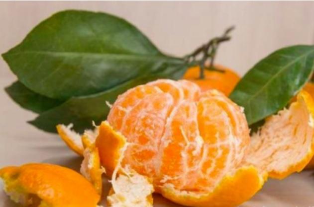 医生|睡前用桔子皮贴肚脐，坚持半月，3个好处可能“收入囊中”