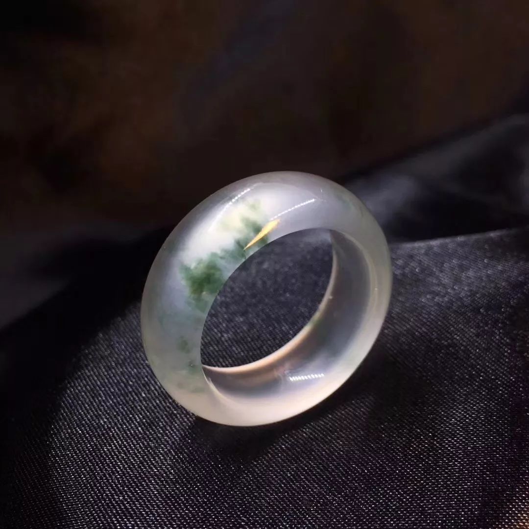 翡翠|翡翠赌石 , 不弄清楚翡翠的“皮、雾、肉”,怎么捡漏?