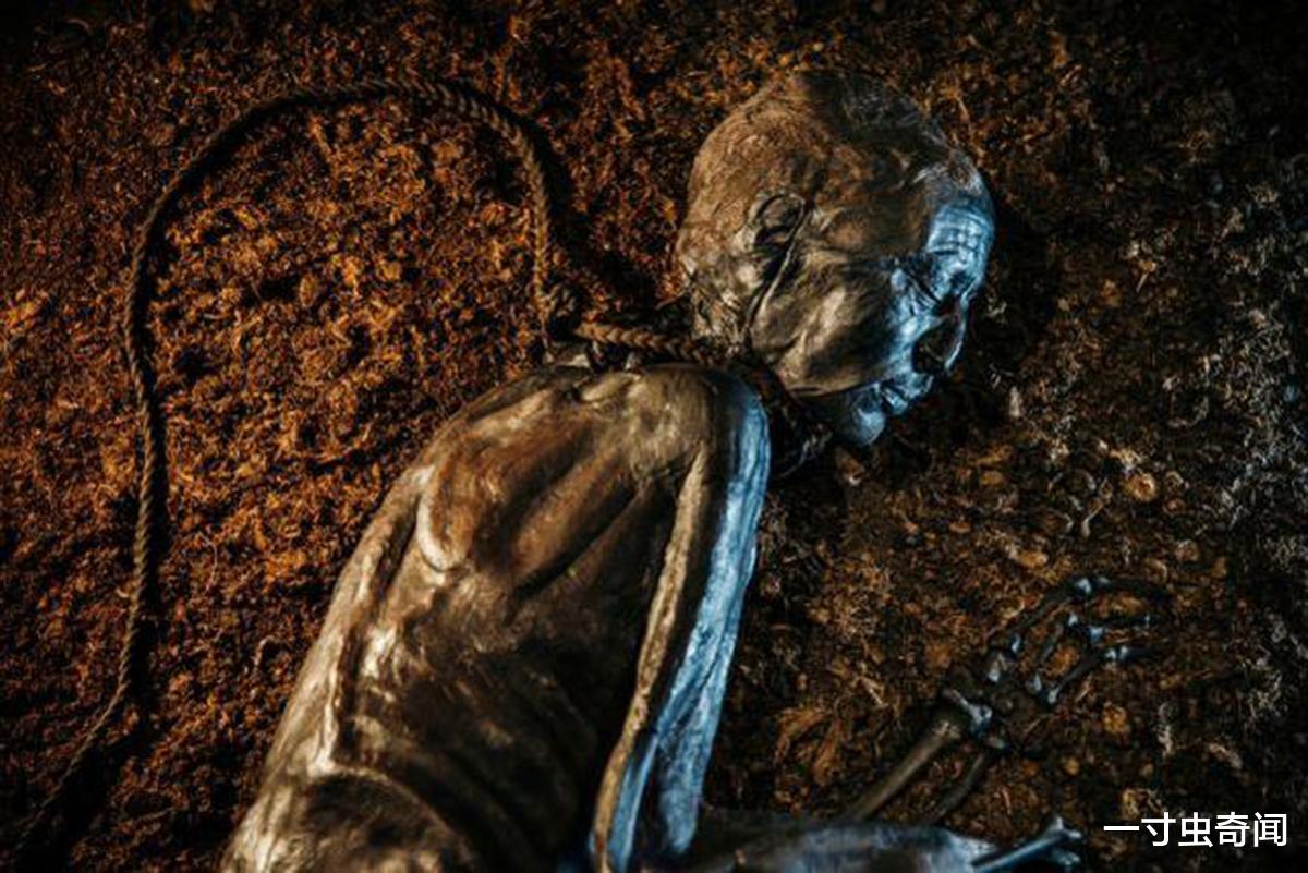 2000年前泥沼中的不腐男尸?死因成谜,科学家解释其真正的成因