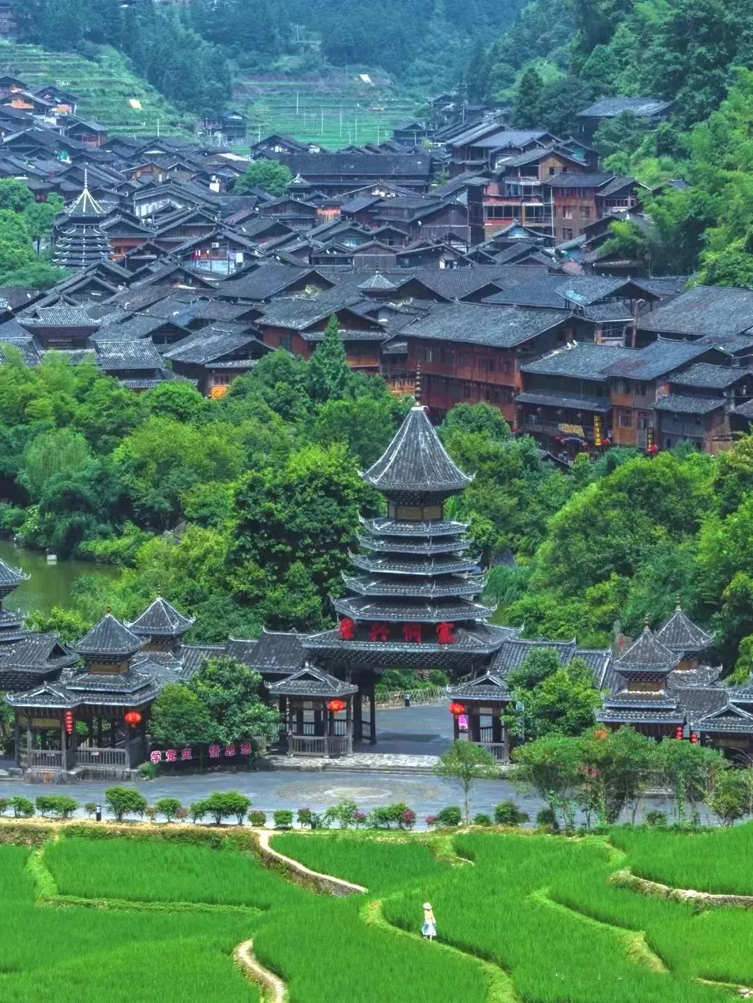 贵州|机票低至¥200,比九寨更惊艳,这座夏日23度的中国凉都,嗜酸又爱辣!