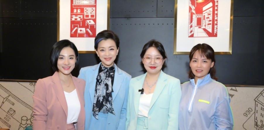 刘璇|刘璇为女儿庆生日，正脸照曝光超像妈妈，网友：一家人都长一张脸