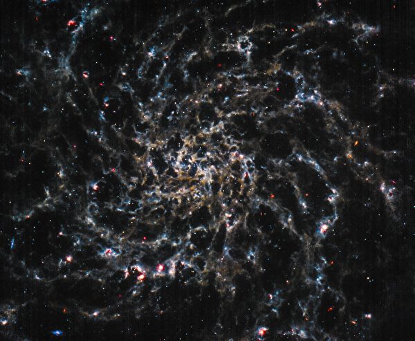 韦伯望远镜再立新功，全新仪器揭示宇宙星系真实面貌