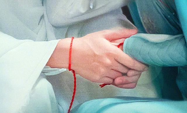 迪丽热巴|与君初相识:官方为定档预热,热巴的回眸真美,任嘉伦笑得好温柔