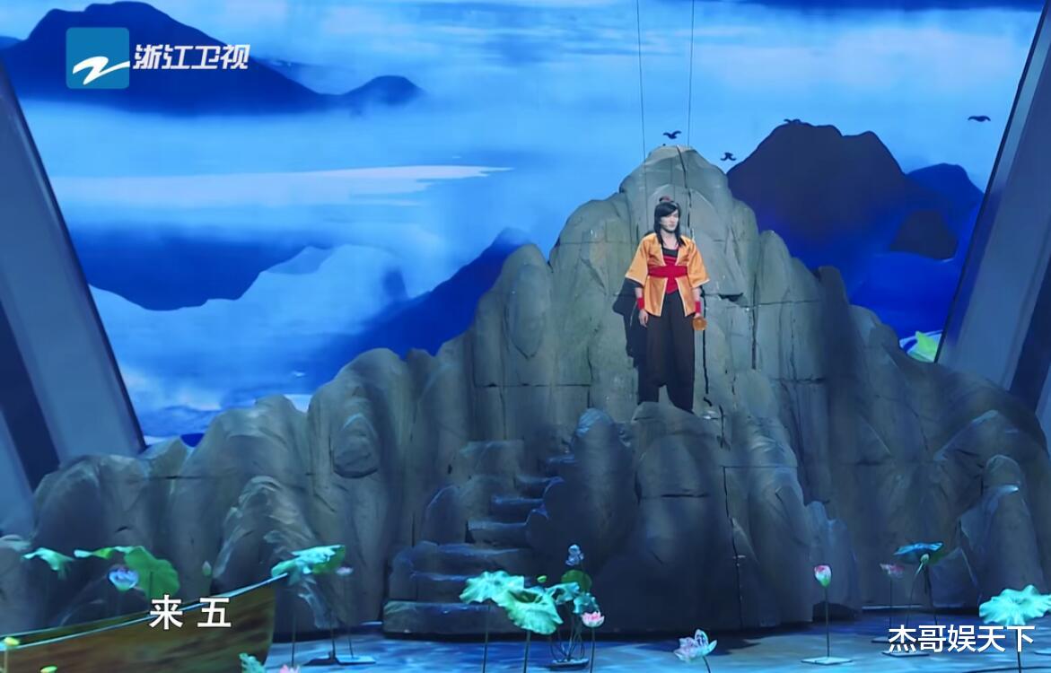 追爱家族|宋亚轩的采访不仅尴尬了吴彤，还尴尬了自己，只有杨迪最开心