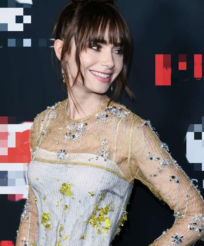 莉莉·柯林斯|莉莉·柯林斯穿半透视薄纱绣花裙!雪肤玉貌美得让人窒息