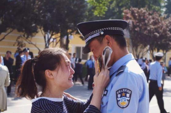 生肖|异性缘很旺的十大职业，公务员已经不再吃香了，榜首自带主角光环