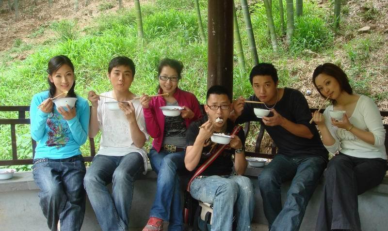 余少群|40岁的余少群走到今天,到底该不该怪自己?