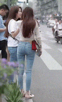 “为了女儿的将来父亲帮她报了舞蹈班!网友:还收人吗?”哈哈哈!