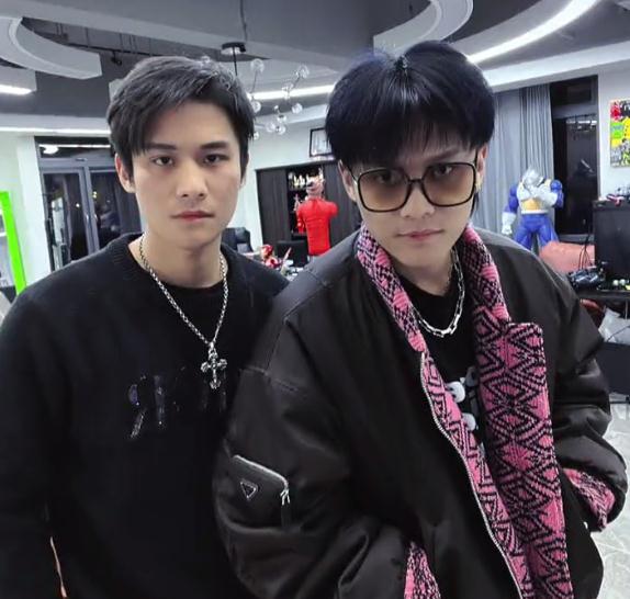 |网红“小杨哥”复播陷争议，请性感模特玩擦边，对方1分钟涨粉5万