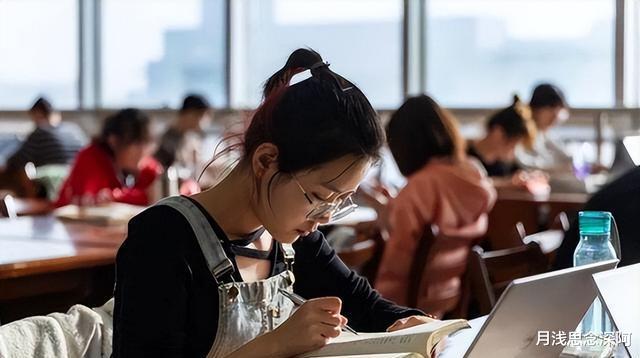 本科生|研究生真的遍地都是？提升学历有必要吗？中国人学历真相是什么？