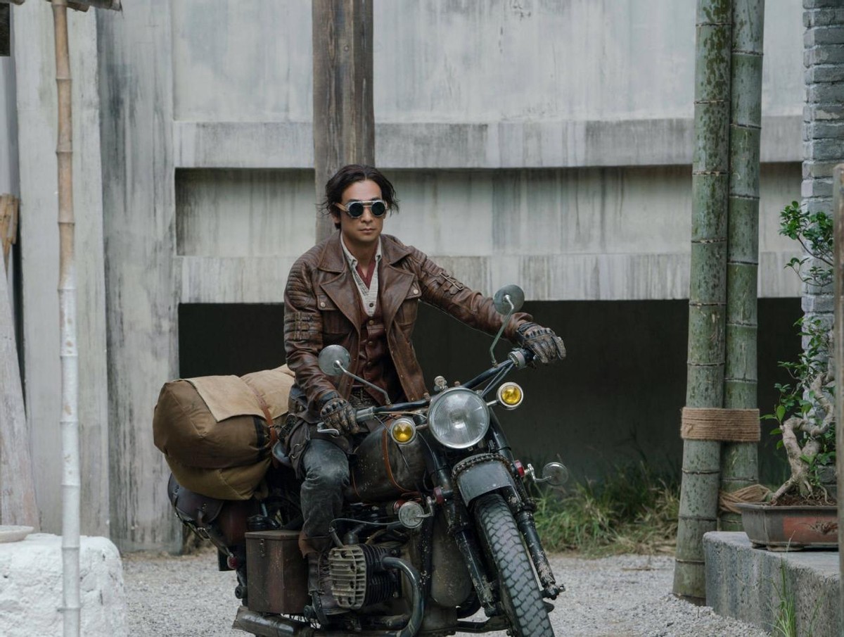 赵文卓|赵文卓新片日票房3.8万,观众喊退票:时代抛弃你,连招呼都不打