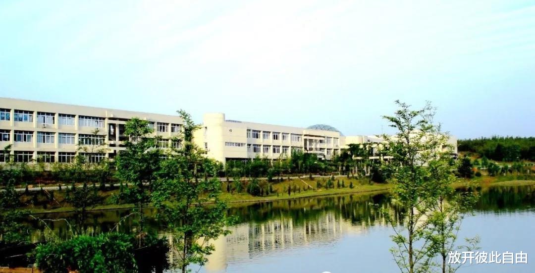 螺蛳粉|?被考生嫌弃的大学，缺额人数高达2490，热门专业也少人问津