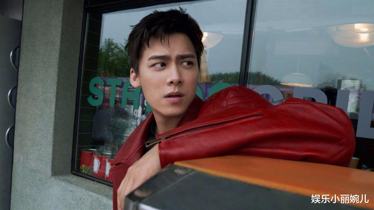 李易峰|李易峰涉嫌嫖娼被行政拘留,从五月份就已经有蛛丝马迹