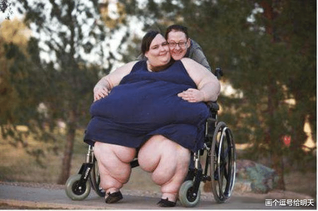 世界最胖女子，顶12个杨贵妃，被小10岁高富帅博士爱上，已生 2子