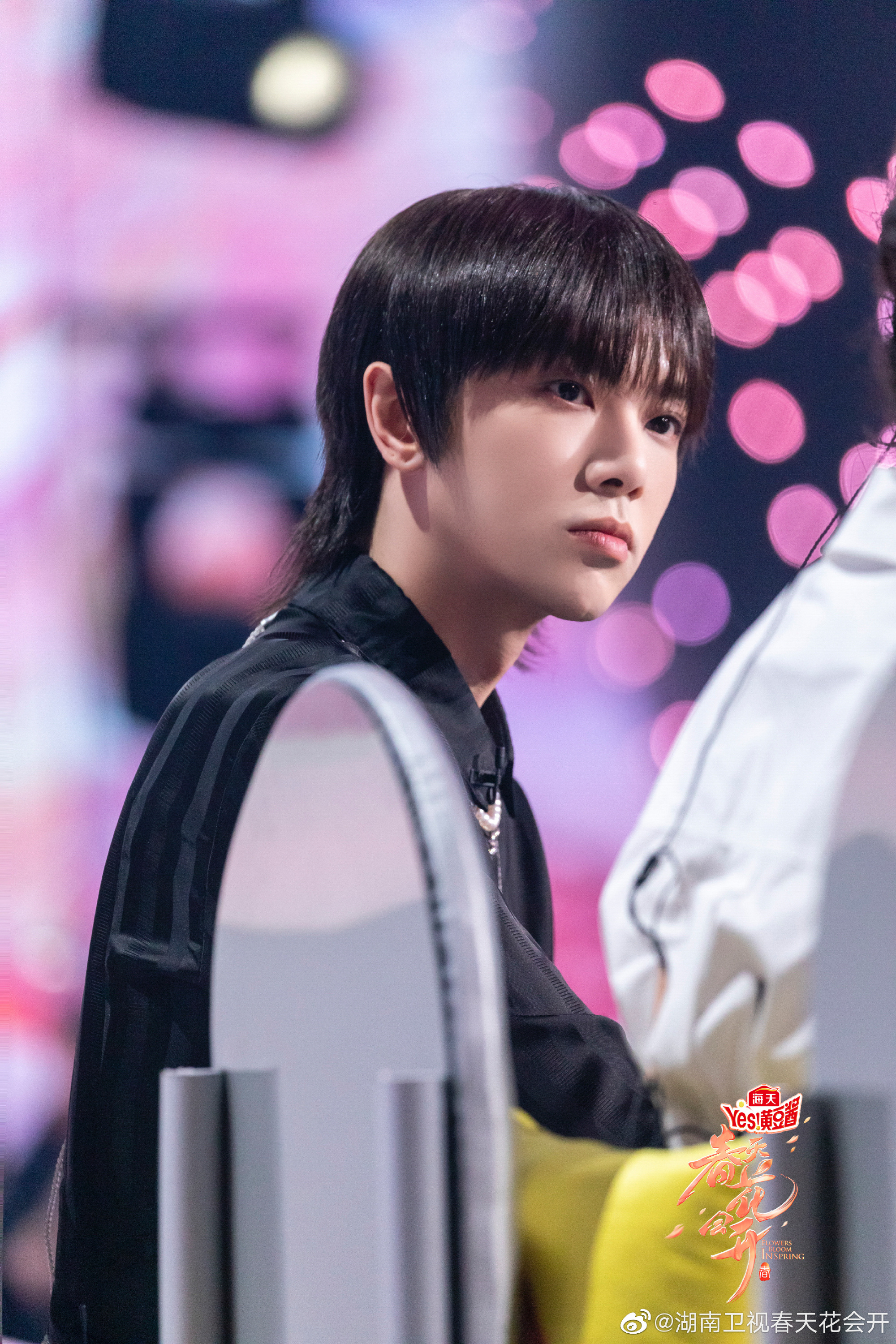 华晨宇|倒计时一天！歌王华晨宇顶级音综《春天花会开》剧照来袭！