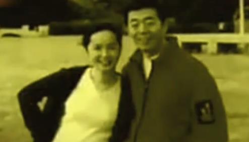 顾长卫|蒋雯丽64岁老公近照曝光,与多位戏骨同框,戴帽子精神好