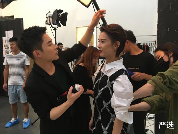 长裙 为什么不建议女人“总用”粉底液?“2个”原因,现在知道还不晚