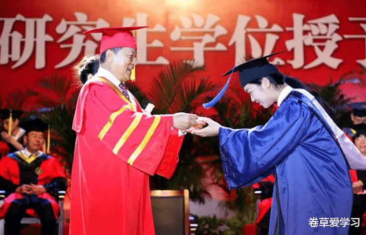 求职|应届生网上求职，被导师教育换雅致的头像，网友评论：爹味十足