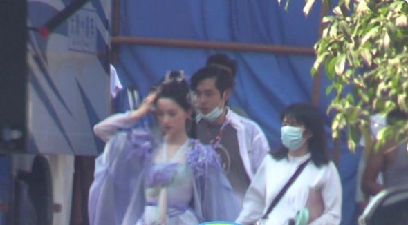 |郭晓婷《狐妖》路透，紫衣亮相腰间挂葫芦，顶替袁冰妍出演女二号