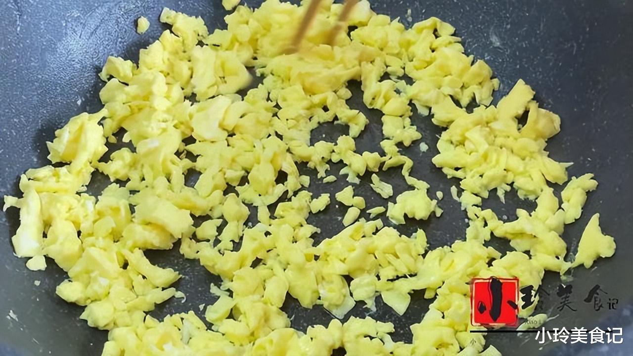 教你做菠菜馅小笼包，皮薄大馅，鲜香味美，好吃又解馋，真香