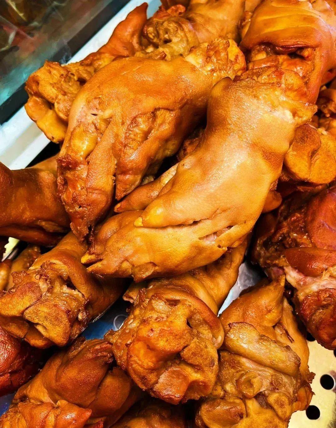 本溪|挖到秋色绝美东北小城,枫叶秒杀京都,还有复古火车和温泉