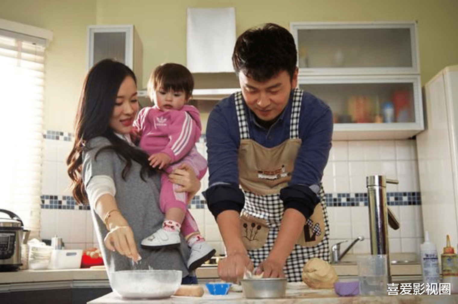 方原|《我爱男保姆》,哪怕眼下的生活很苦,我们也可以加点甜笑着面对