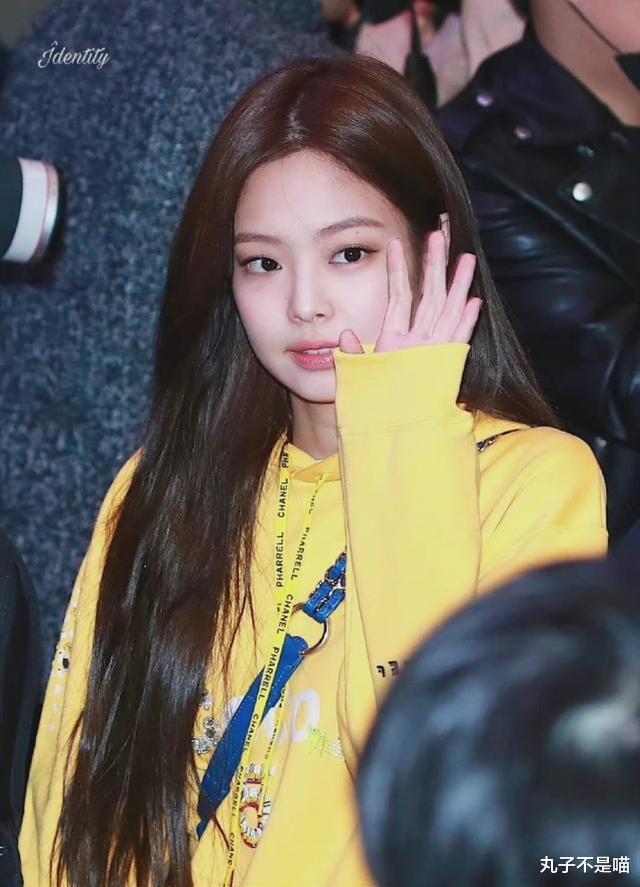 金智妮|Jennie橘发造型曝光，晒素颜照，BLACKPINK要回归