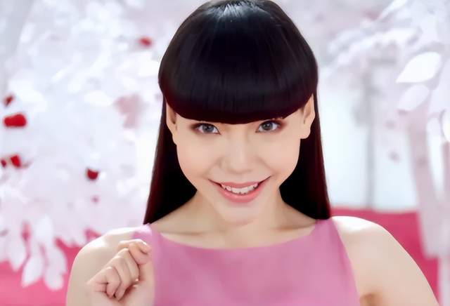 王俊凯|明星沦为资本弃子多惨？杨颖录综艺受排挤，王俊凯新歌破亿被打压