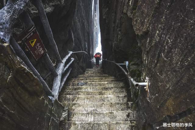 东南亚旅游|国内最危险的奇绝古寺奇观，每个都屹立在悬崖峭壁之间，你敢去吗