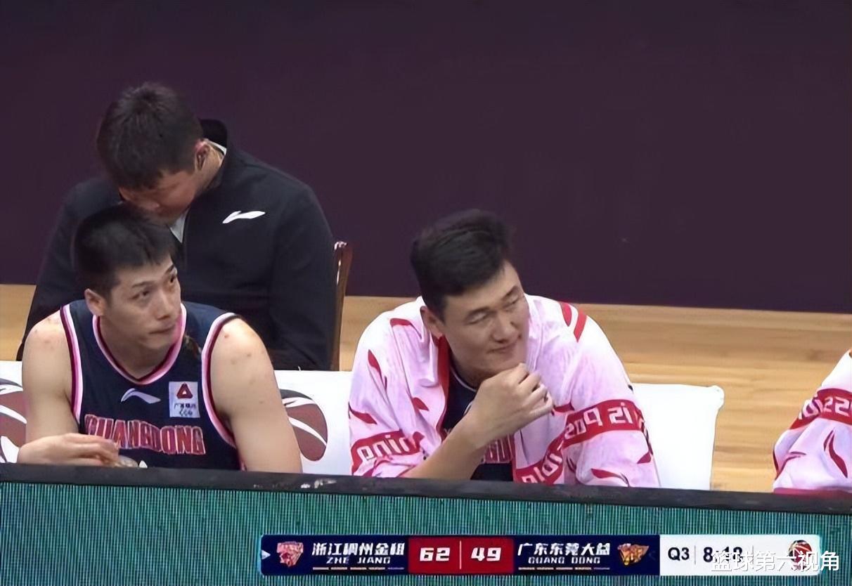 教练|朱总闷头看手机？他的权力有限，更像是公司的“采购员”