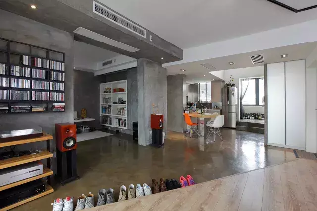 为露台买顶楼复式,210㎡仅花18W就打造成空中花园,漂亮得没话说