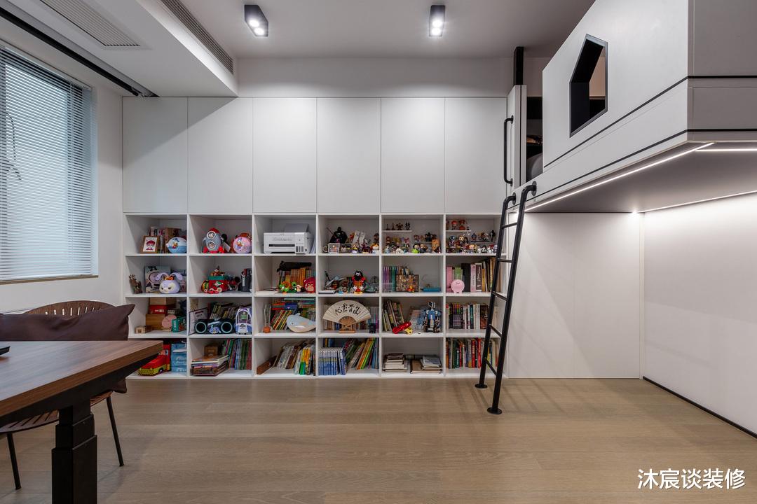 她家,多处可开可合式设计,还有树屋亲子区,温馨精致真让人喜欢